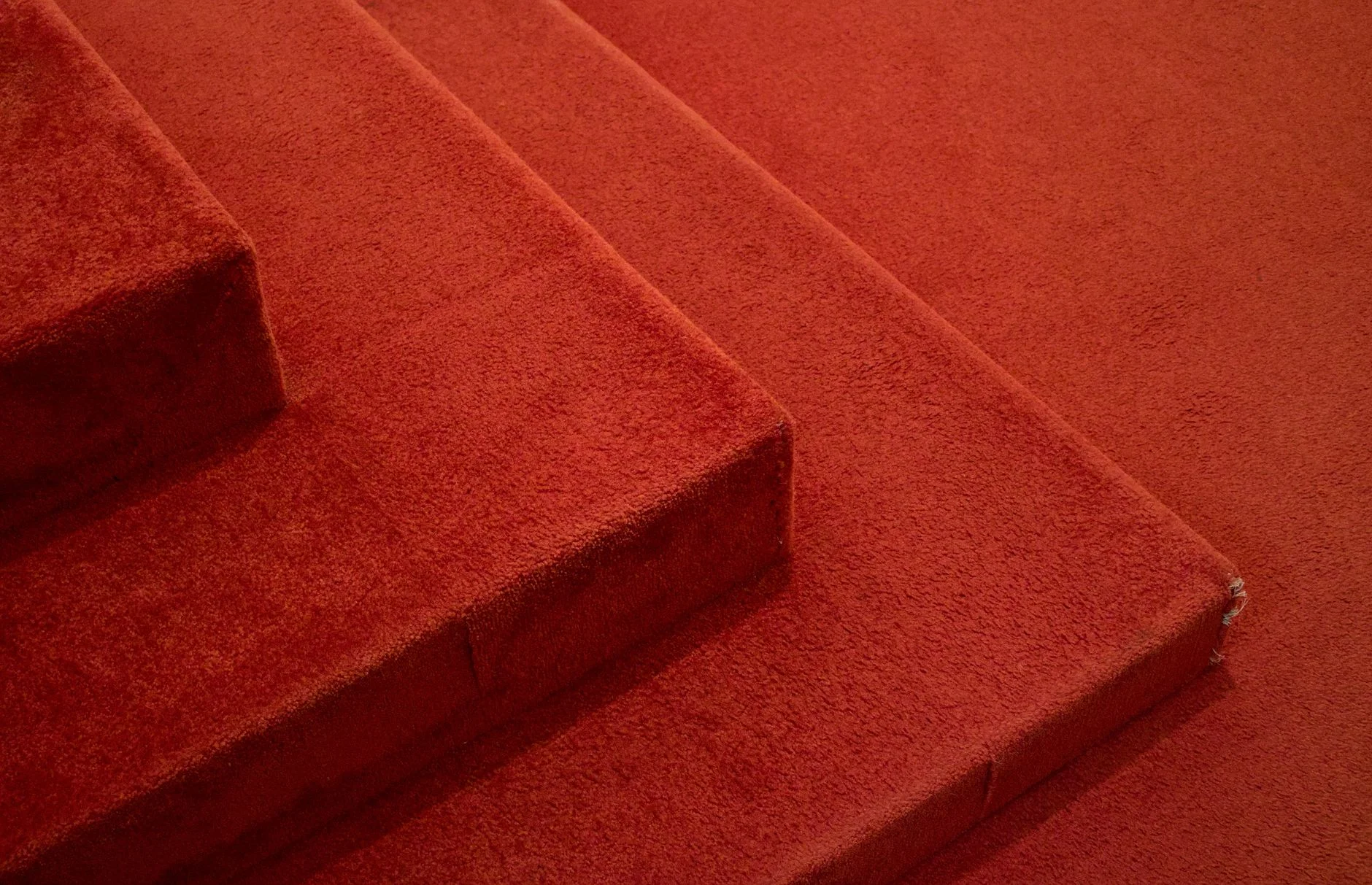 Carpet vs Hard Flooring UK – Honest Pros, Cons & Costs