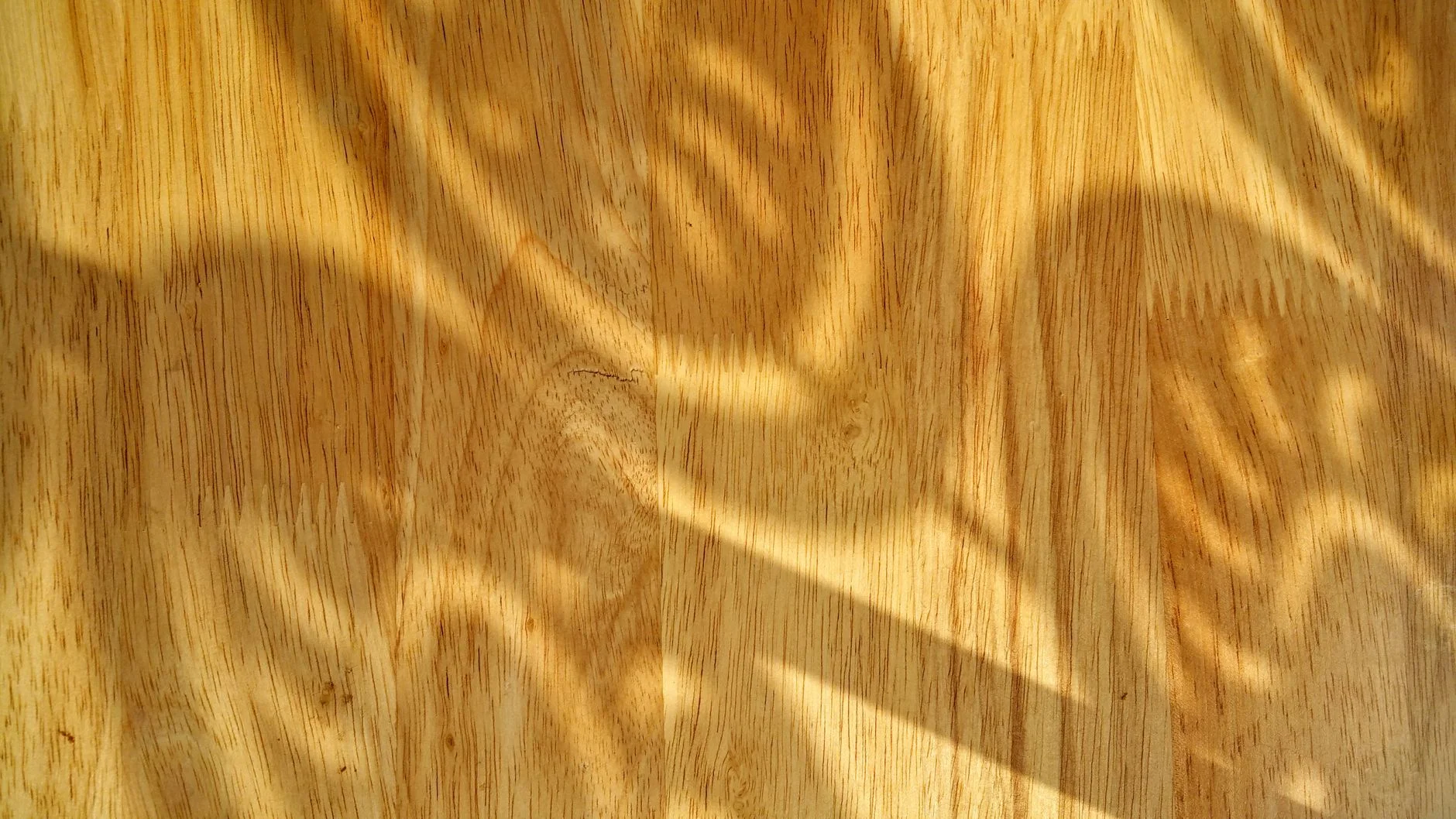 Engineered Wood vs Solid Wood Flooring UK – Which Should You Choose?