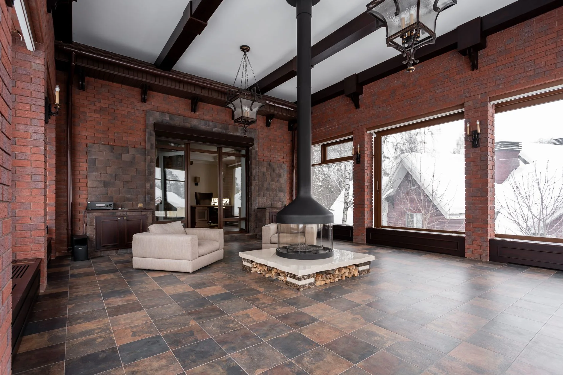 Underfloor Heating Compatible Flooring – What Works and What Doesn’t